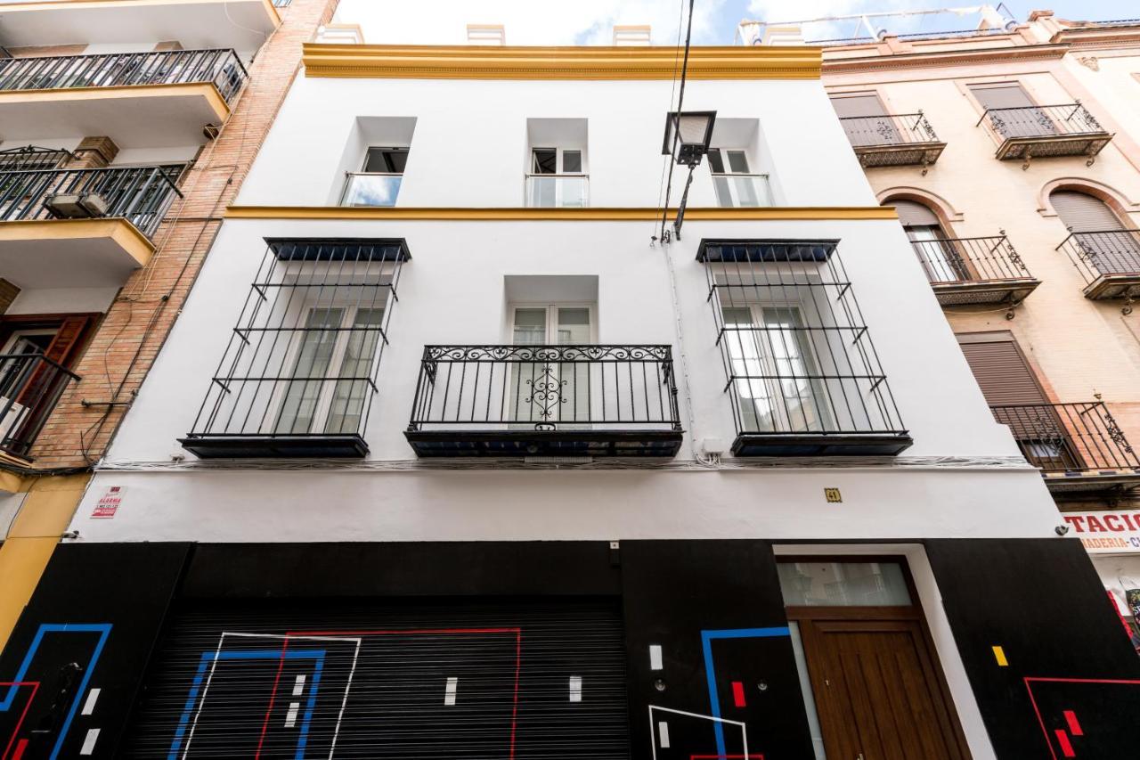Santa Barbara Central Suites, Sevilla Exterior photo